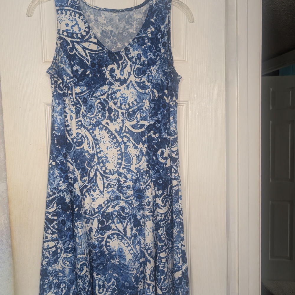 Blue and White Sleeveless Scoop Neck Sundress